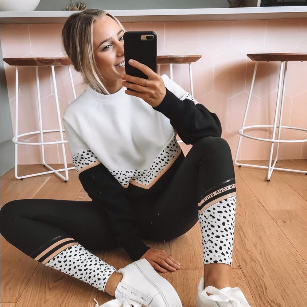 ISO SARAHS DAY ACTIVEWEAR